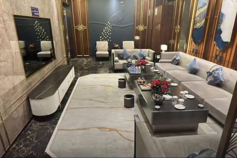 <strong>上海夜场KTV招聘指南 携手勤少团队点亮都市梦想</strong>